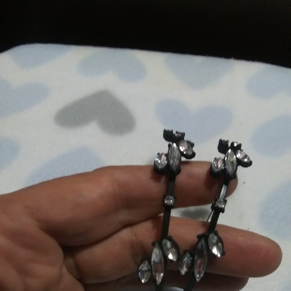 Earings - Picture 4 of 4